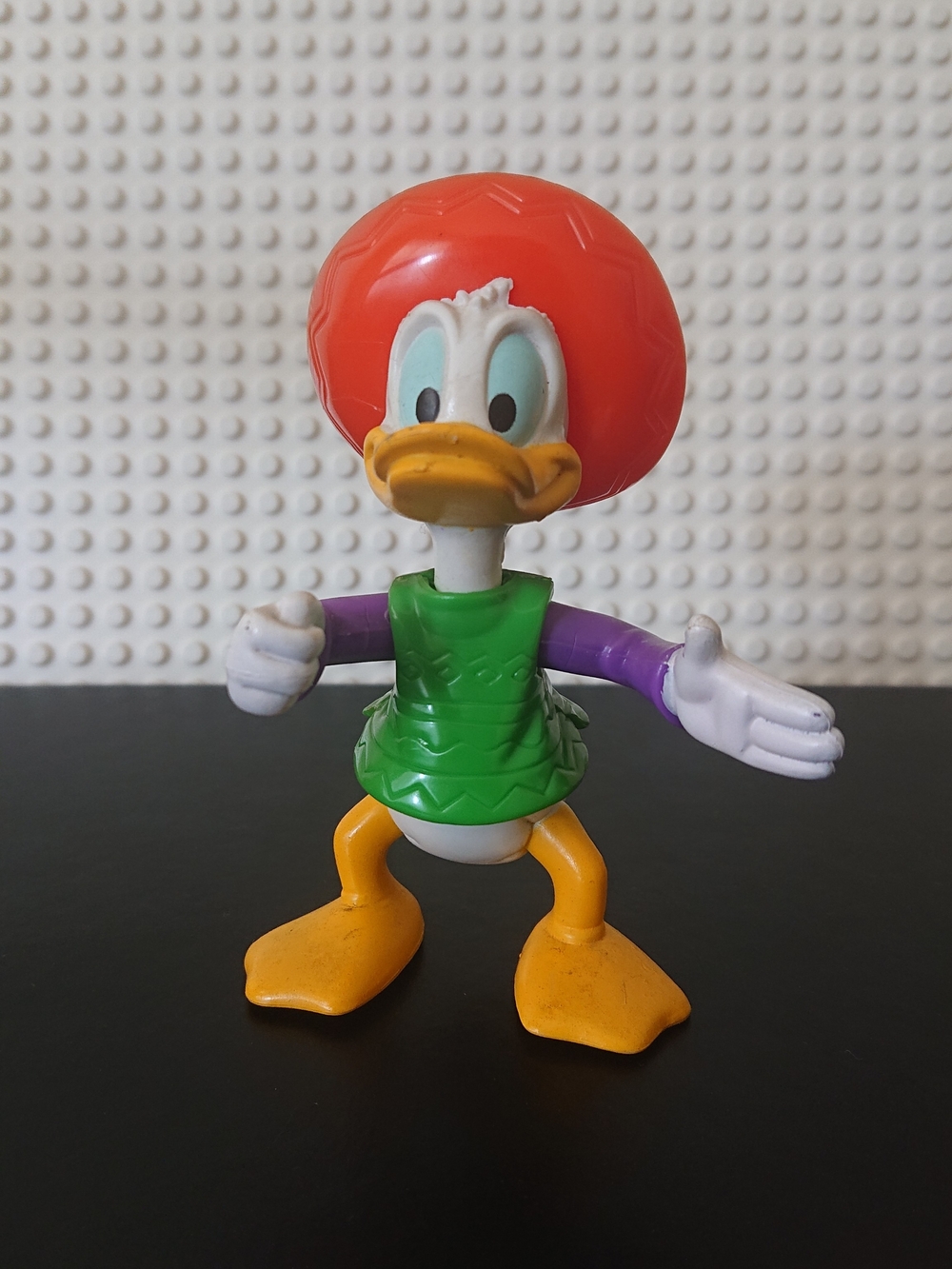 Disney EPCOT Center - Donald Duck Amigo 3.5" Figure - Sombrero